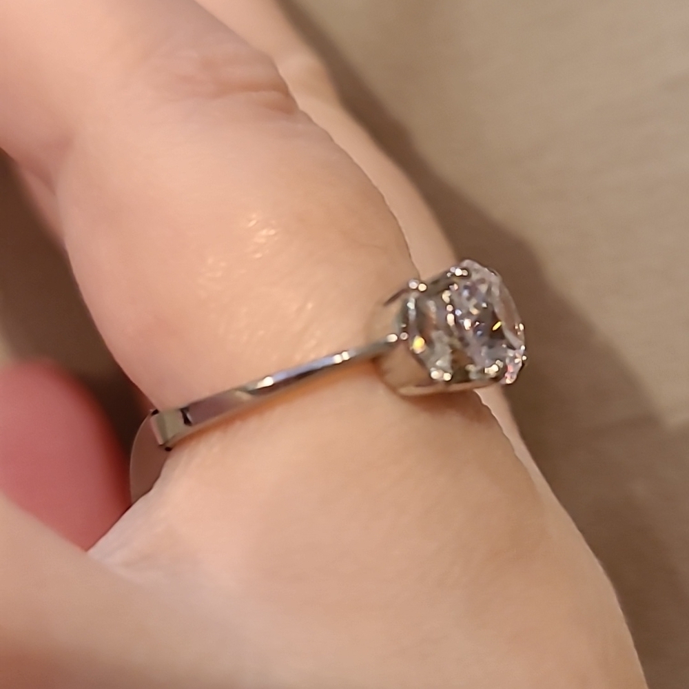 Cubic zirconia 3 stone stainless steel ring - Picture 3 of 8